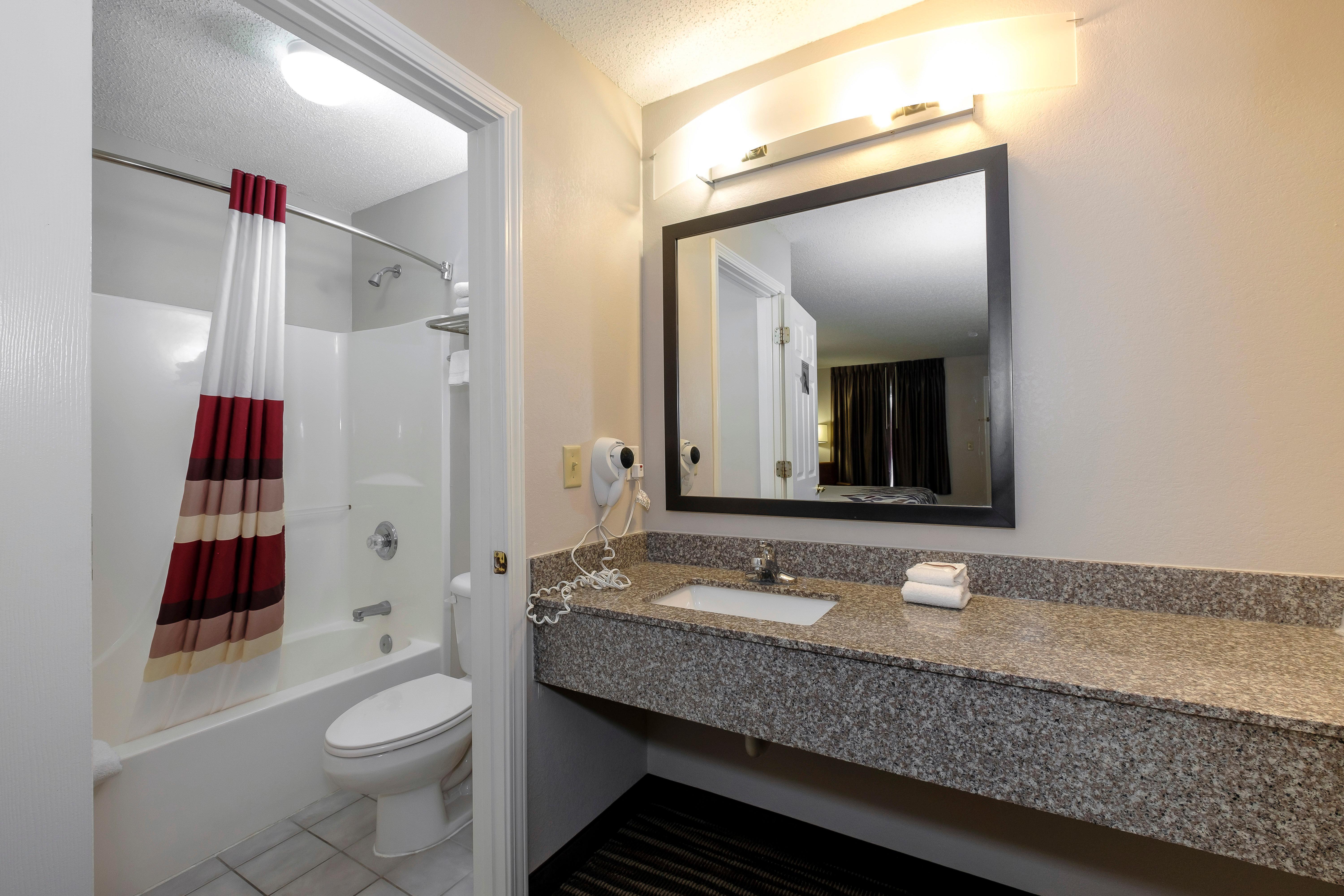 Red Roof Inn Defuniak Springs Dış mekan fotoğraf